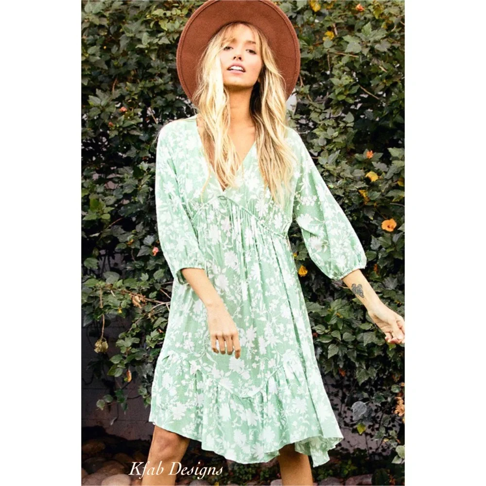 ❤️LAST 2 V Neck Floral Asymmetrical Hem 3/4 Sleeve Shirred Pleating Detail Dress - Picture 3 of 8